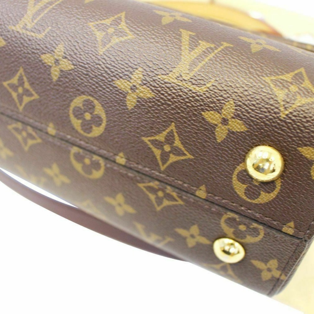 LOUIS VUITTON Monogram Canvas ClunyMM Shoulder Bag - Picture 7 of 8